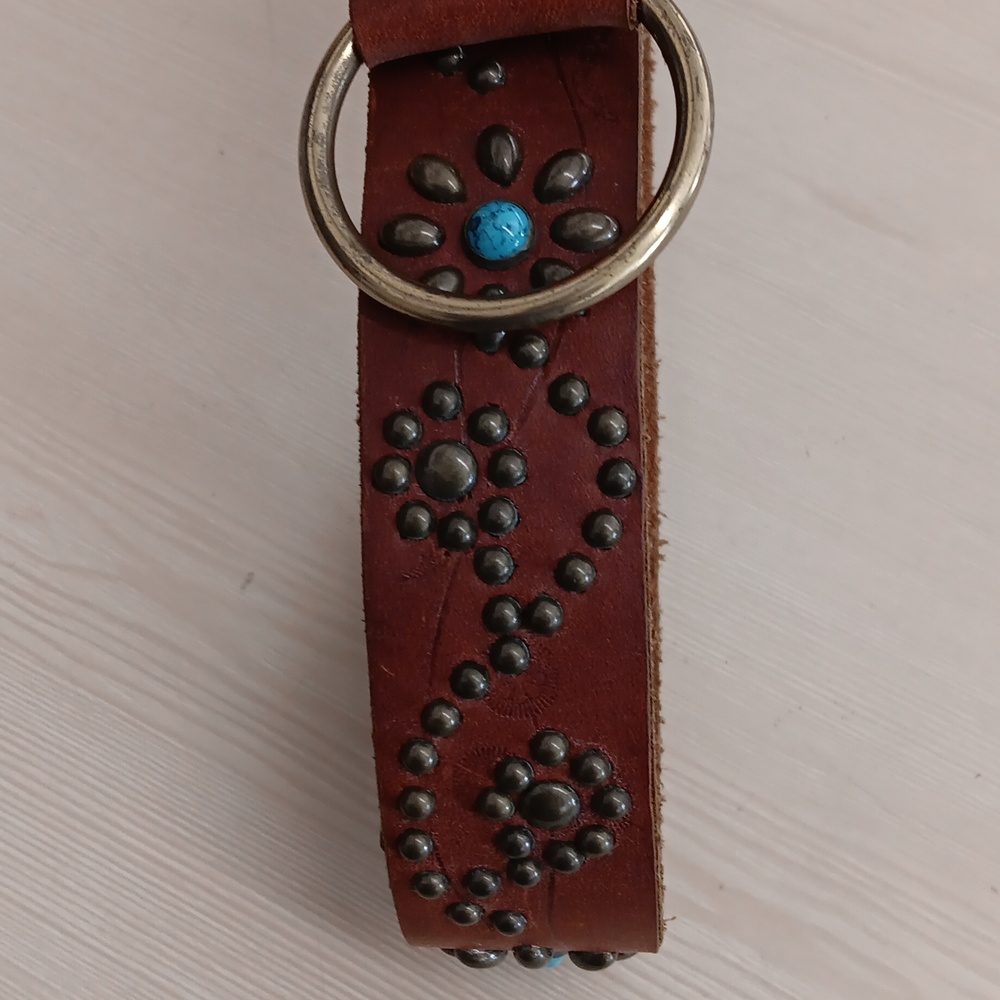 Tooled Leather Womens Belt.